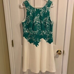 Moulinette soeurs anthropology size 12 Dress with Green Lace Overlay like new